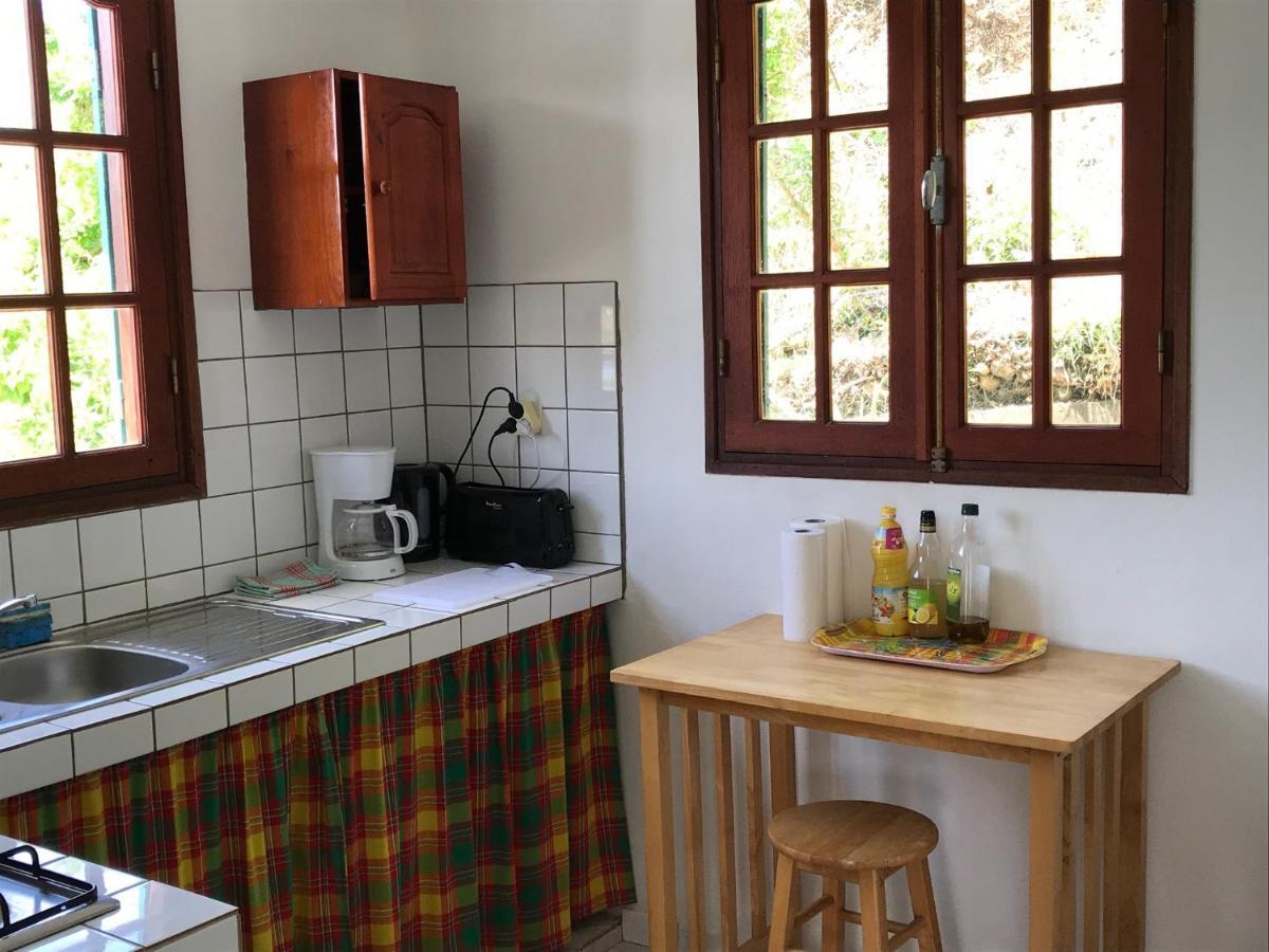 Case A Lili, Joli Haut De Villa Face A La Mer Dans Le Bourg. Terre-De-Haut Exteriör bild